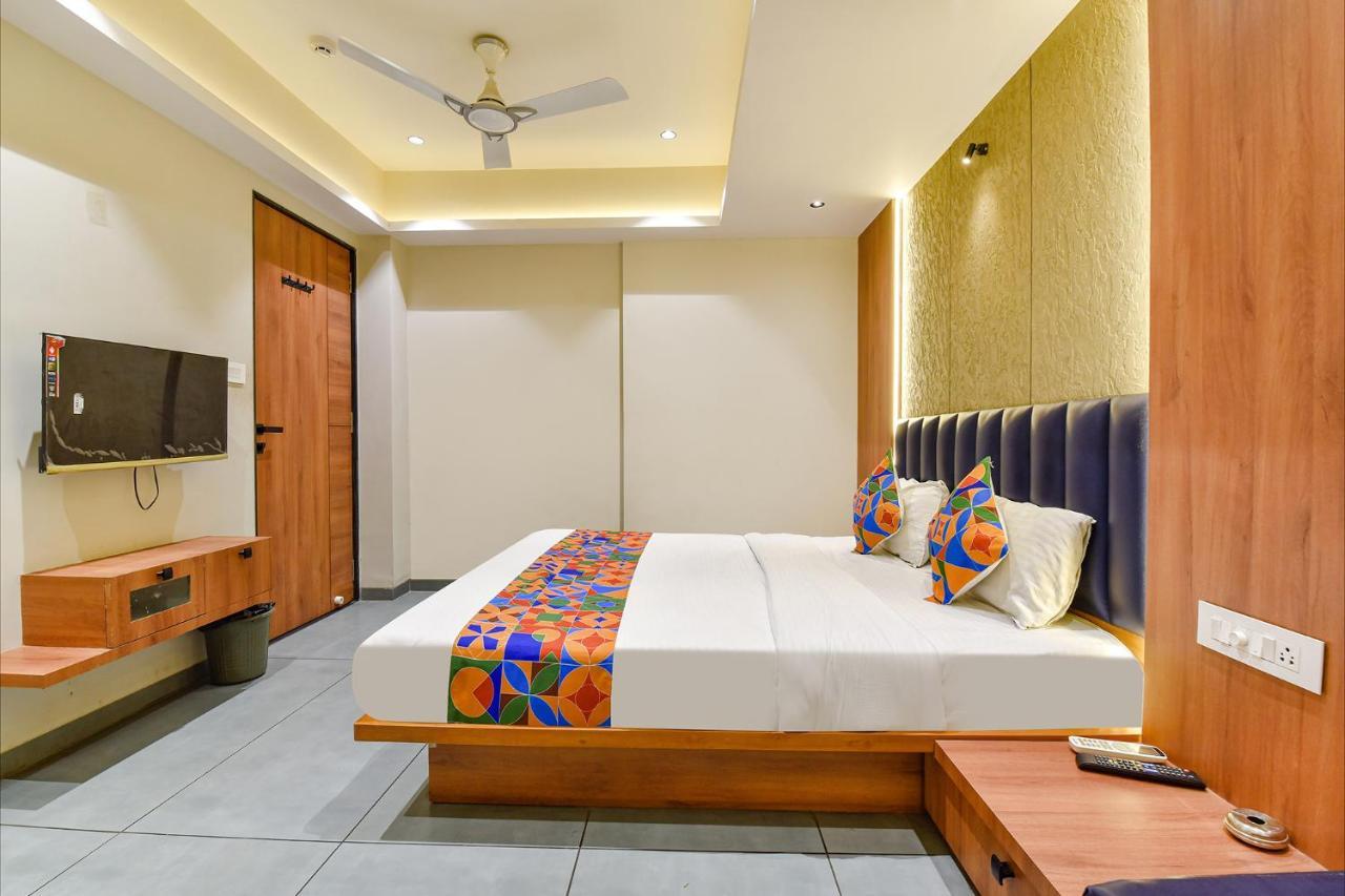 Fabhotel Udhna Inn, Near Udhna Junction Сурат Экстерьер фото
