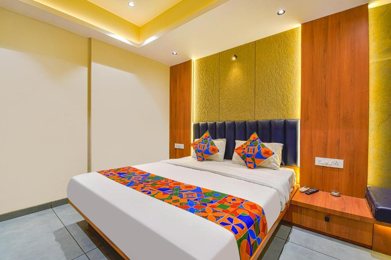 Fabhotel Udhna Inn, Near Udhna Junction Сурат Экстерьер фото